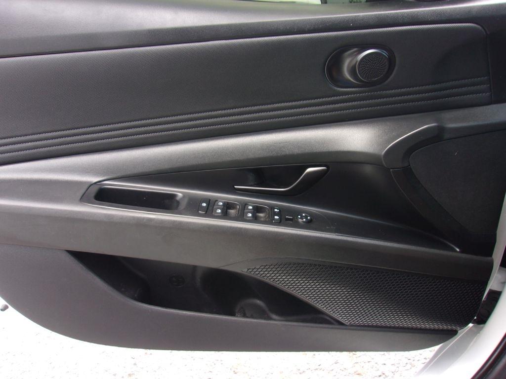 Hyundai Elantra SEL Sport 2025