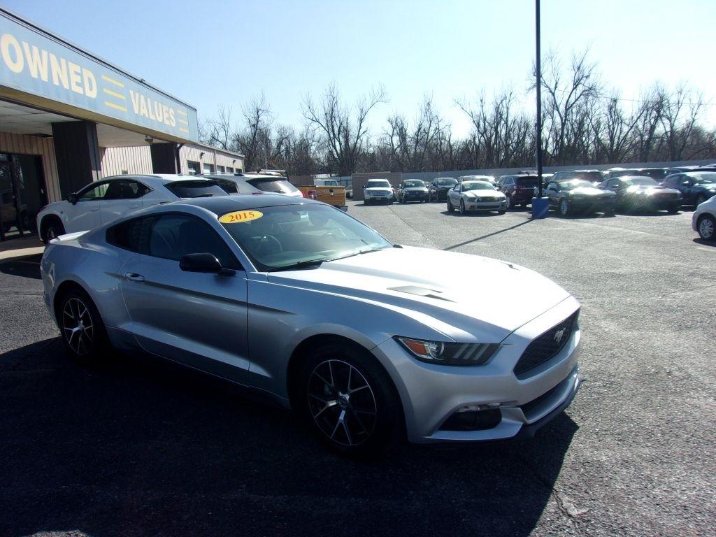 Ford Mustang EcoBoost Coupe 2015