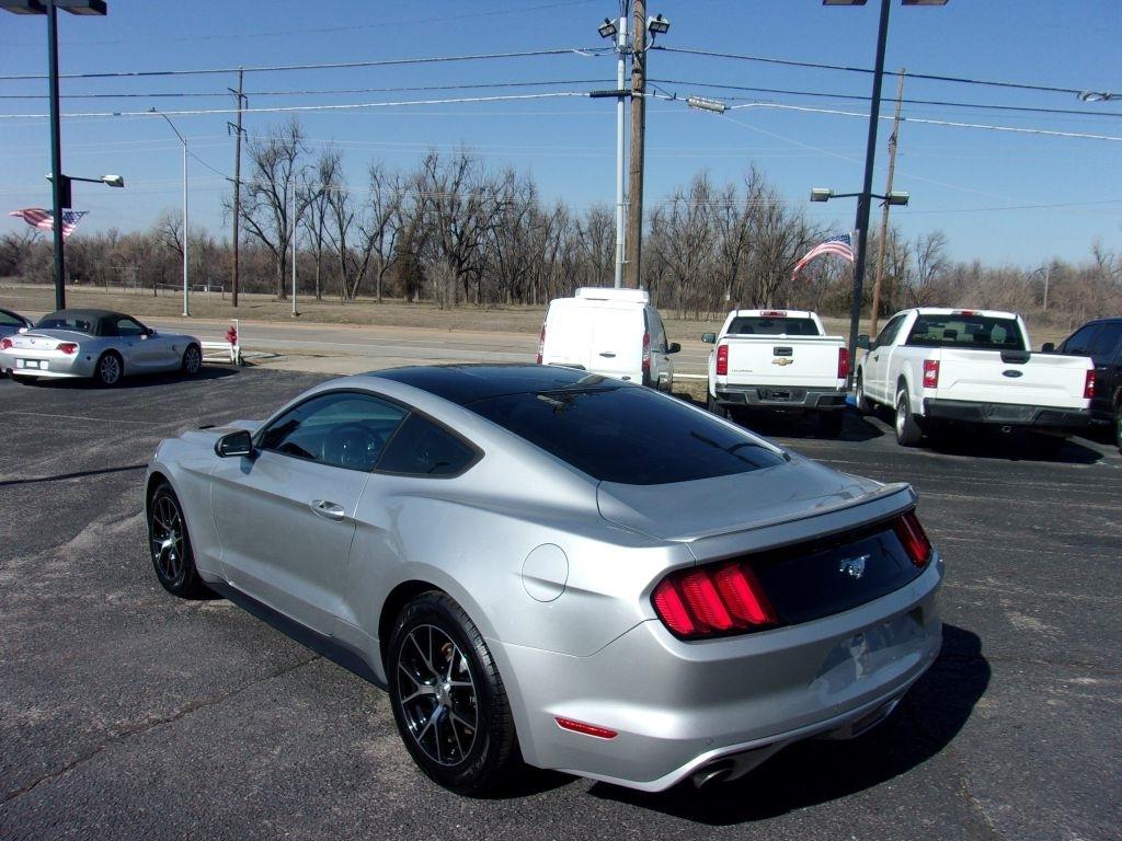 Ford Mustang EcoBoost Coupe 2015