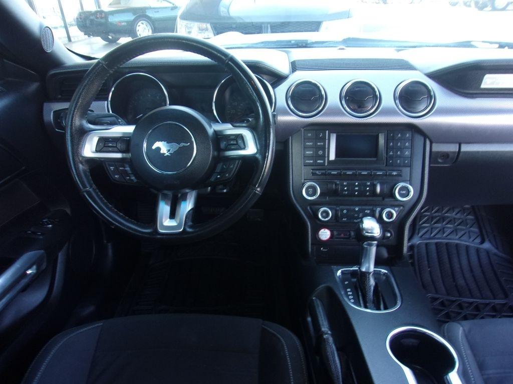 Ford Mustang EcoBoost Coupe 2015