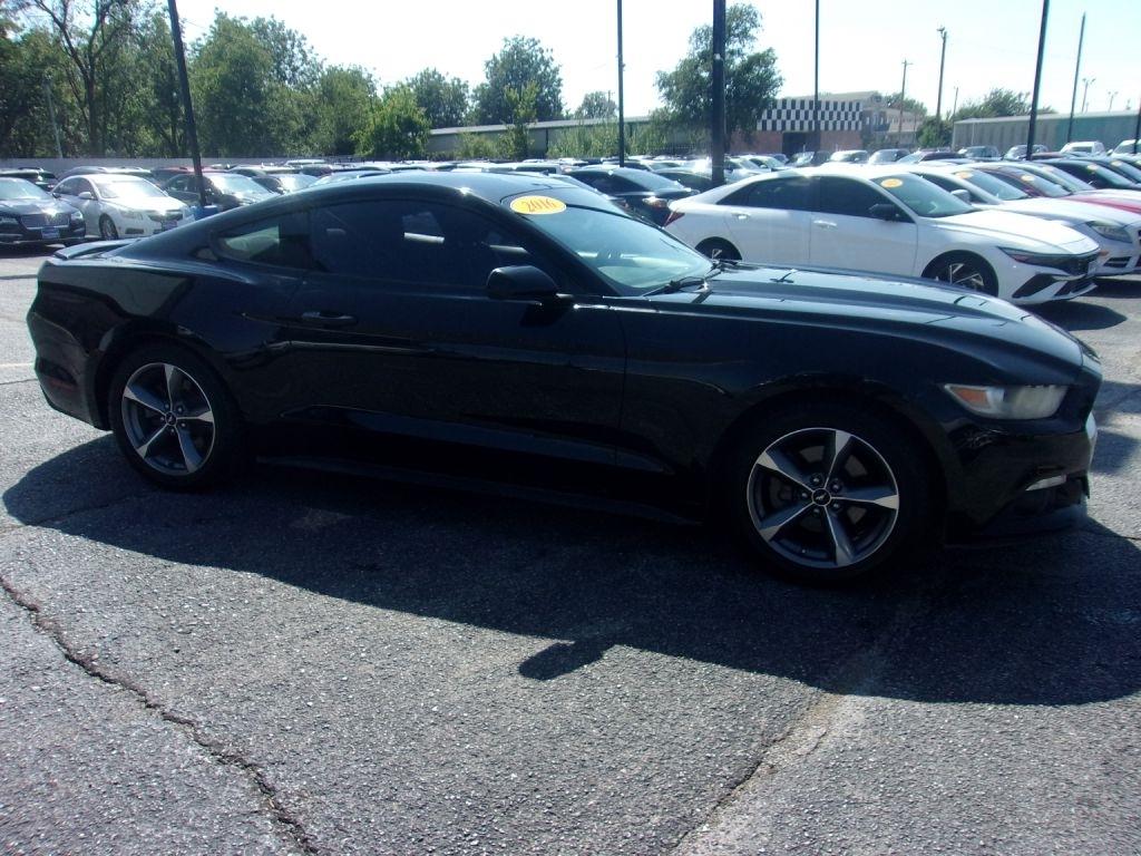 Ford Mustang EcoBoost Coupe 2016