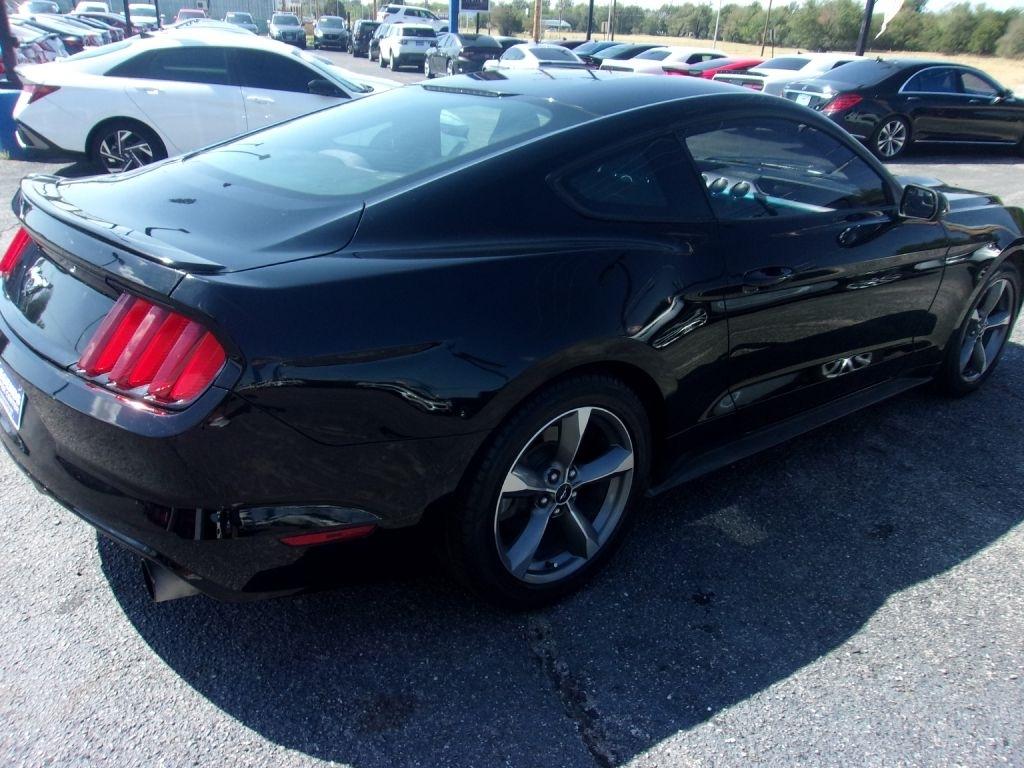 Ford Mustang EcoBoost Coupe 2016