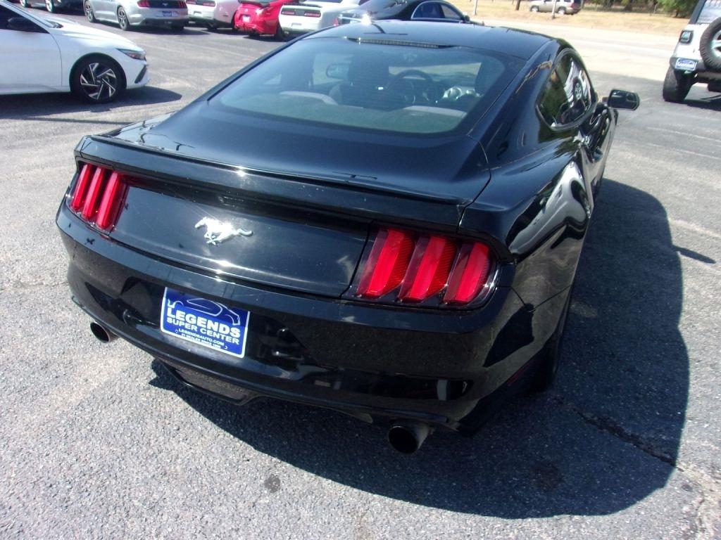 Ford Mustang EcoBoost Coupe 2016
