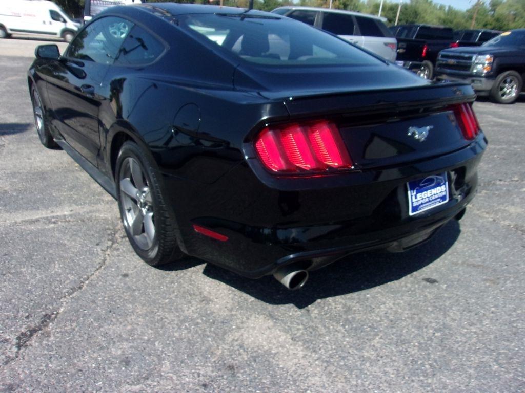 Ford Mustang EcoBoost Coupe 2016