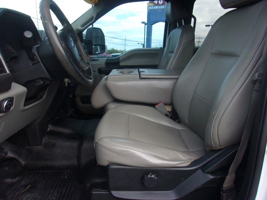 Ford F-350 SD XL Crew Cab Long Bed DRW 4WD 2018