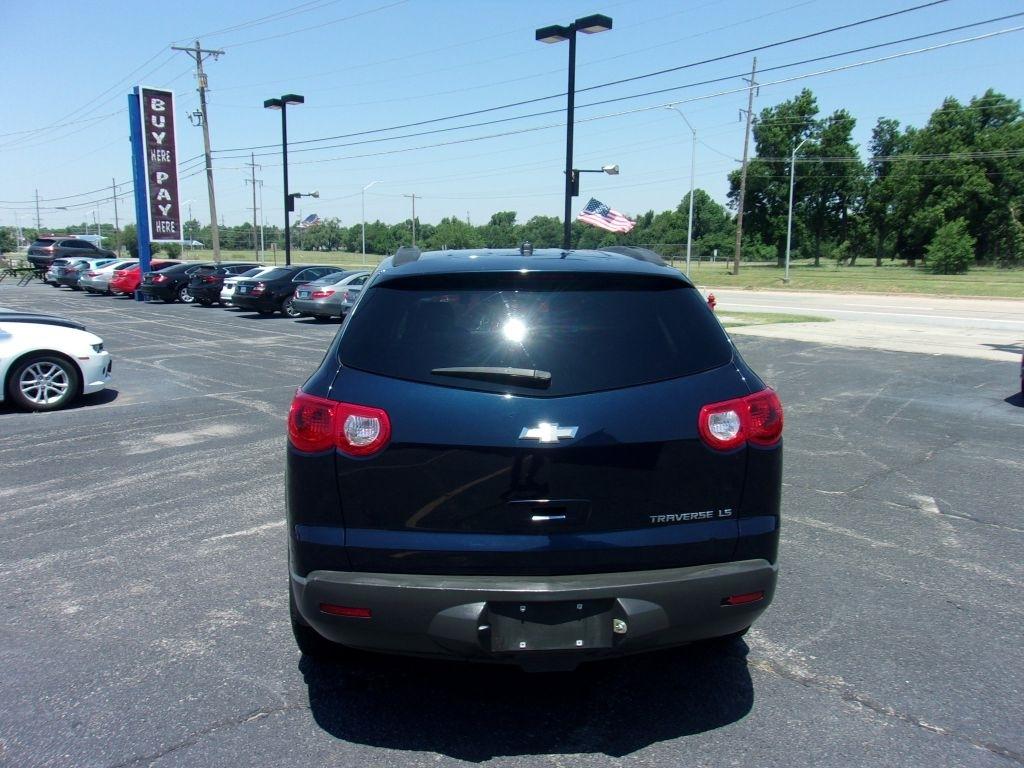 Chevrolet Traverse LS FWD 2012