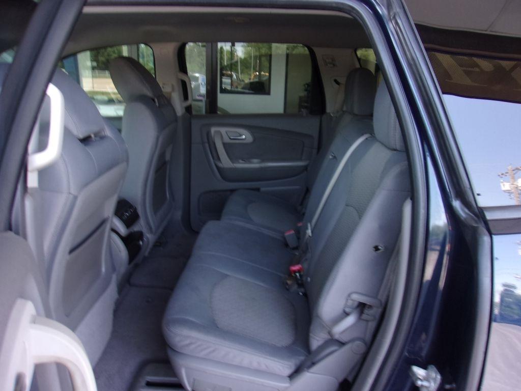 Chevrolet Traverse LS FWD 2012