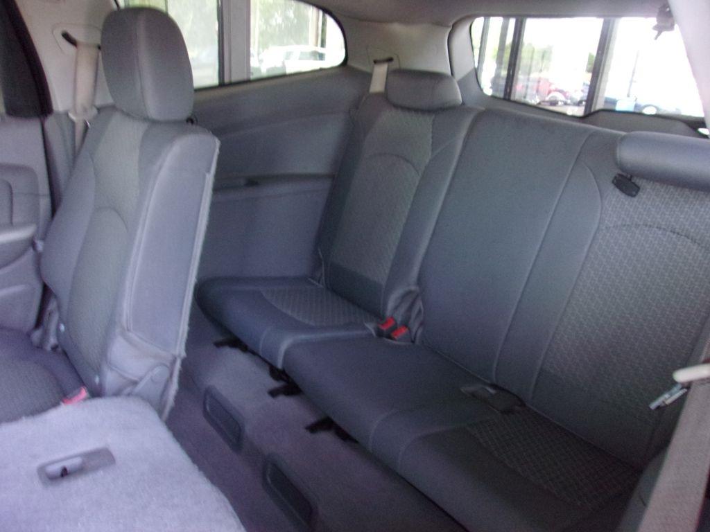 Chevrolet Traverse LS FWD 2012