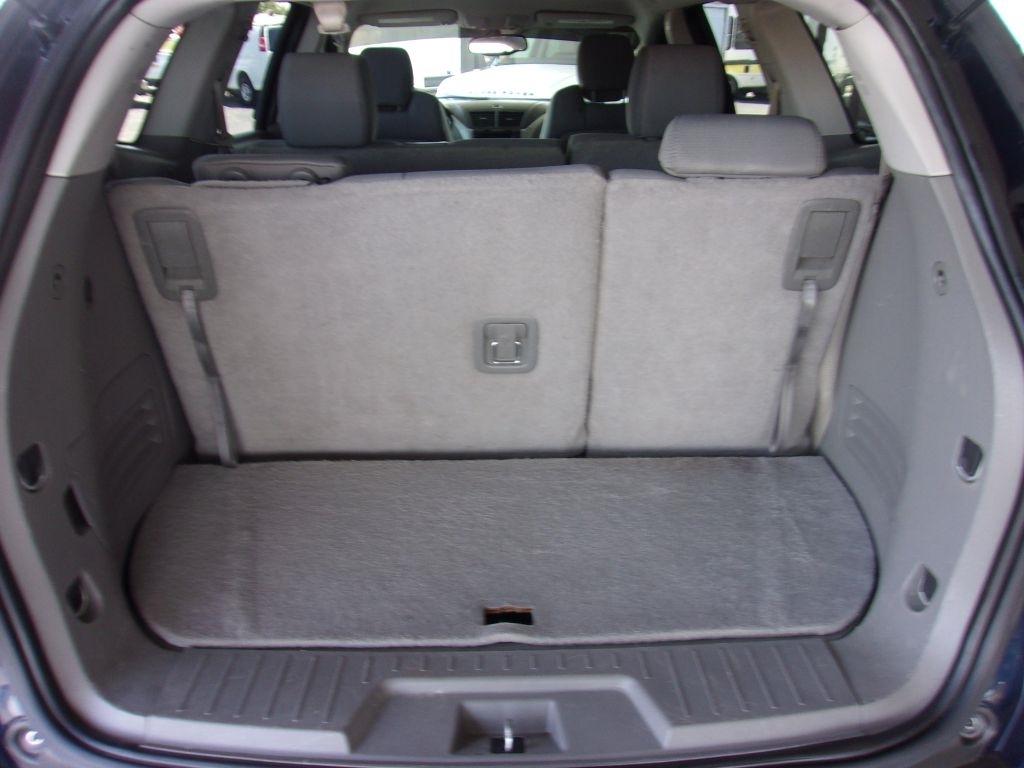 Chevrolet Traverse LS FWD 2012