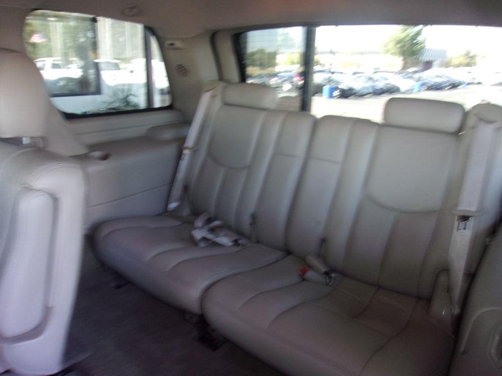Cadillac Escalade 2WD 2006