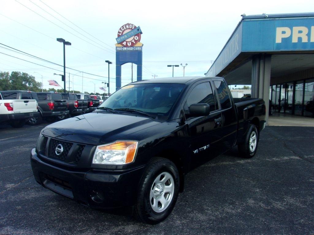 Black 2014 Nissan Titan Pickup Truck 4X2 Automatic