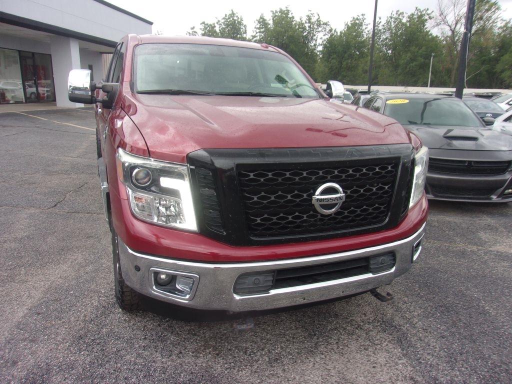 Nissan Titan XD SL 4WD Diesel 2017