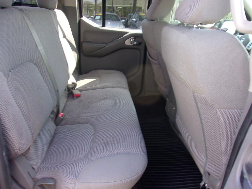 Nissan Frontier S Crew Cab 5AT 2WD 2017