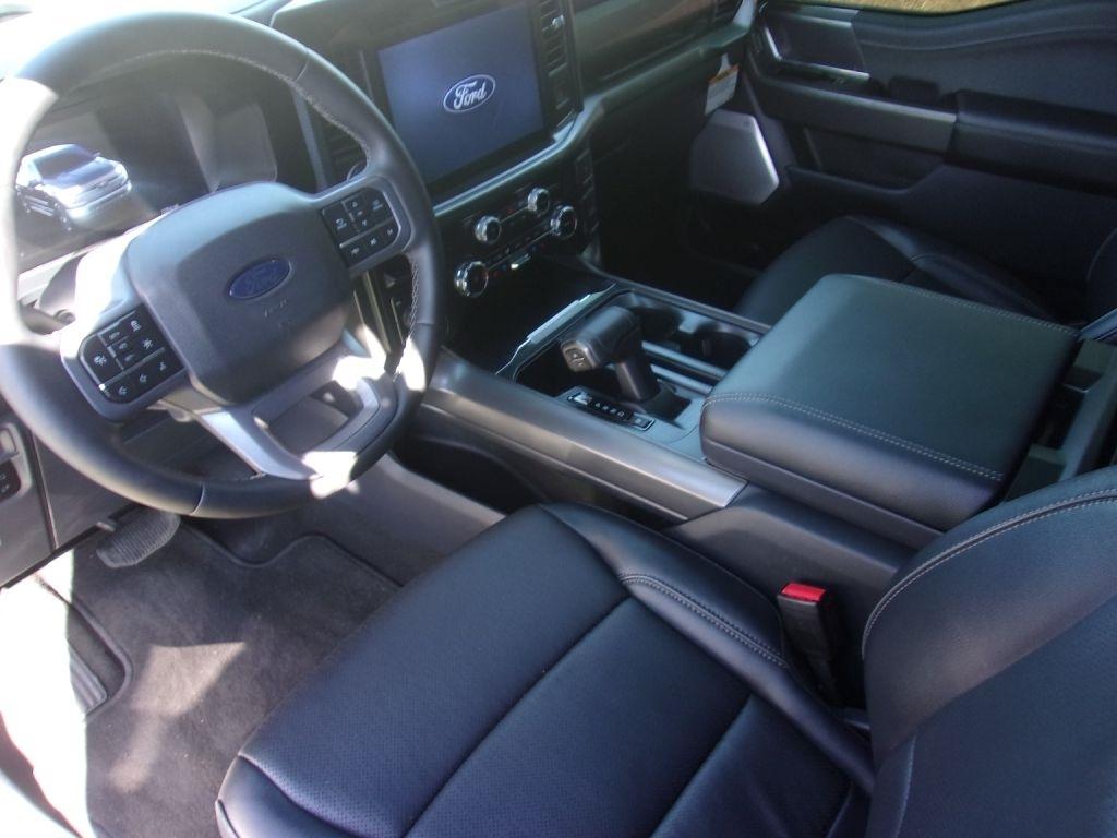 Ford F-150 Lariat SuperCrew 4WD 2025