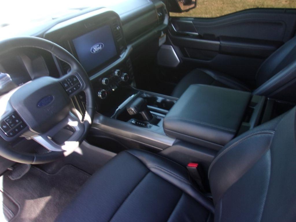 Ford F-150 Lariat SuperCrew 4WD 2025