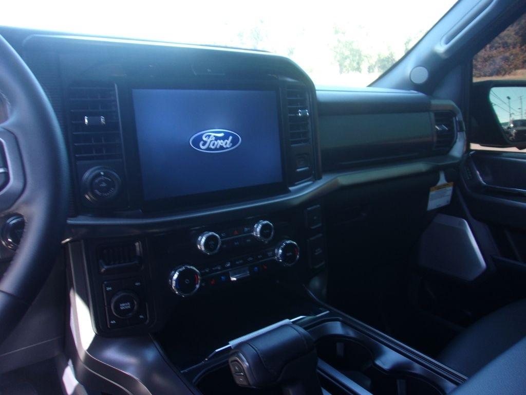 Ford F-150 Lariat SuperCrew 4WD 2025