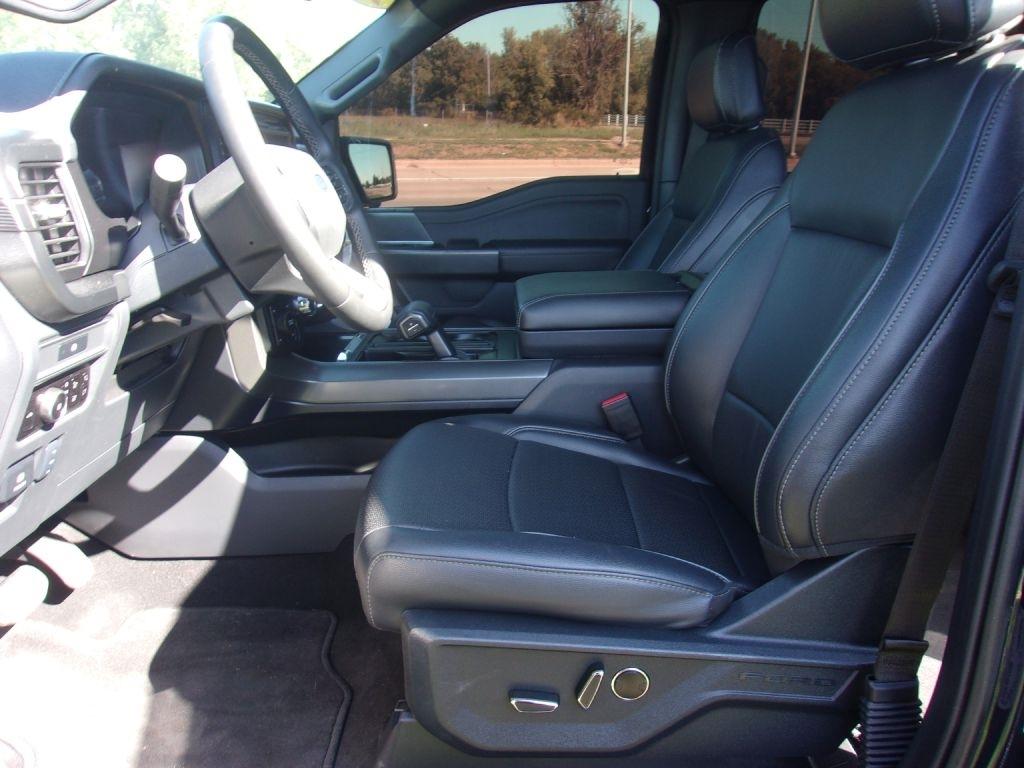 Ford F-150 Lariat SuperCrew 4WD 2025