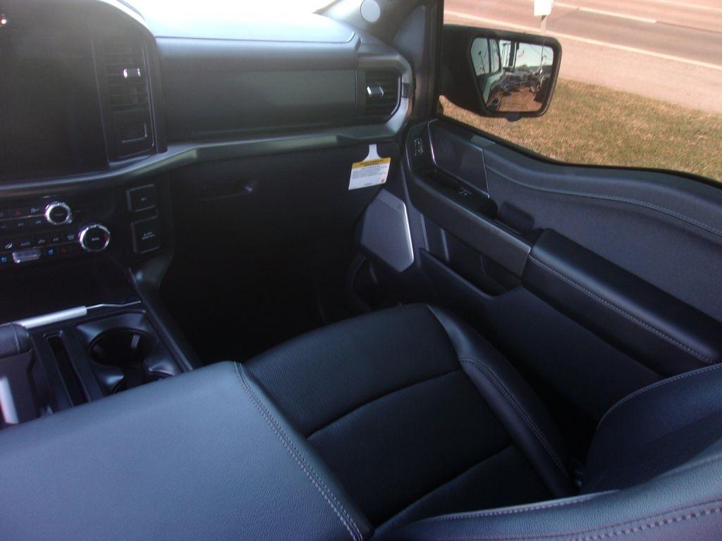 Ford F-150 Lariat SuperCrew 4WD 2025