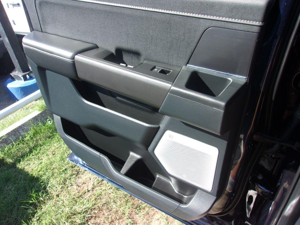 Ford F-150 Lariat SuperCrew 4WD 2025