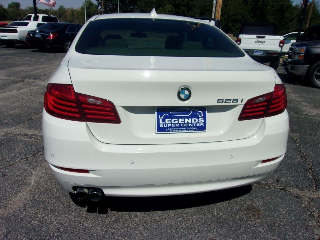BMW 5-Series 528i 2014