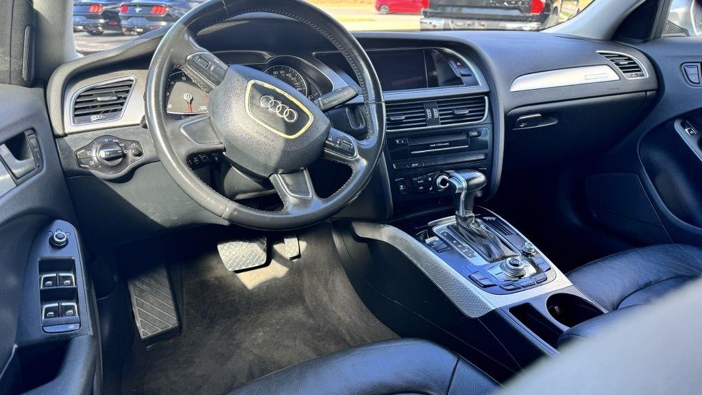 Audi A4 2.0T Sedan quattro Tiptronic 2013