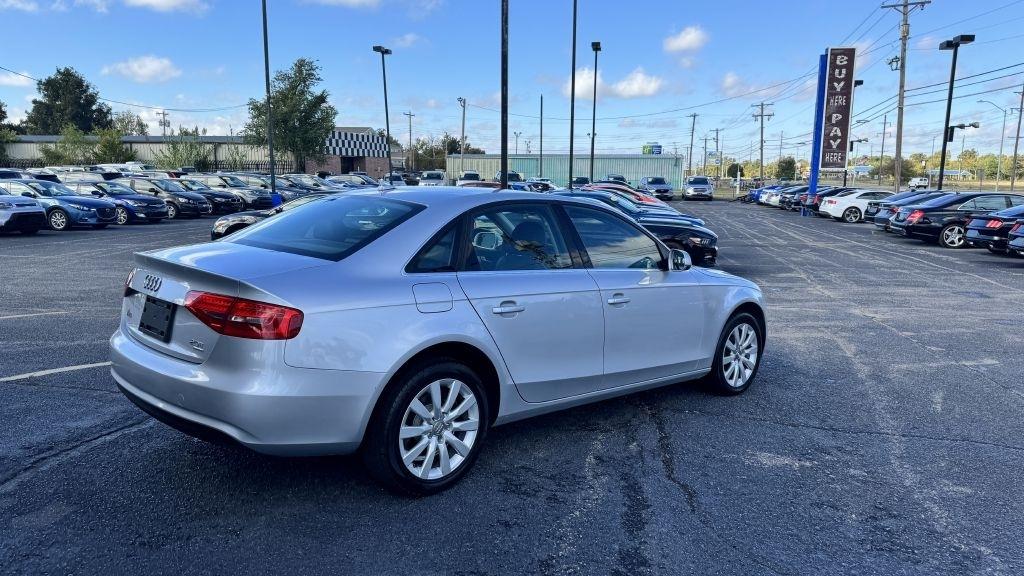 Audi A4 2.0T Sedan quattro Tiptronic 2013