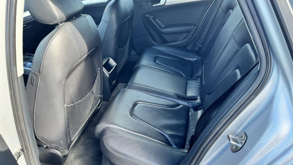 Audi A4 2.0T Sedan quattro Tiptronic 2013