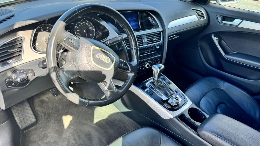 Audi A4 2.0T Sedan quattro Tiptronic 2013