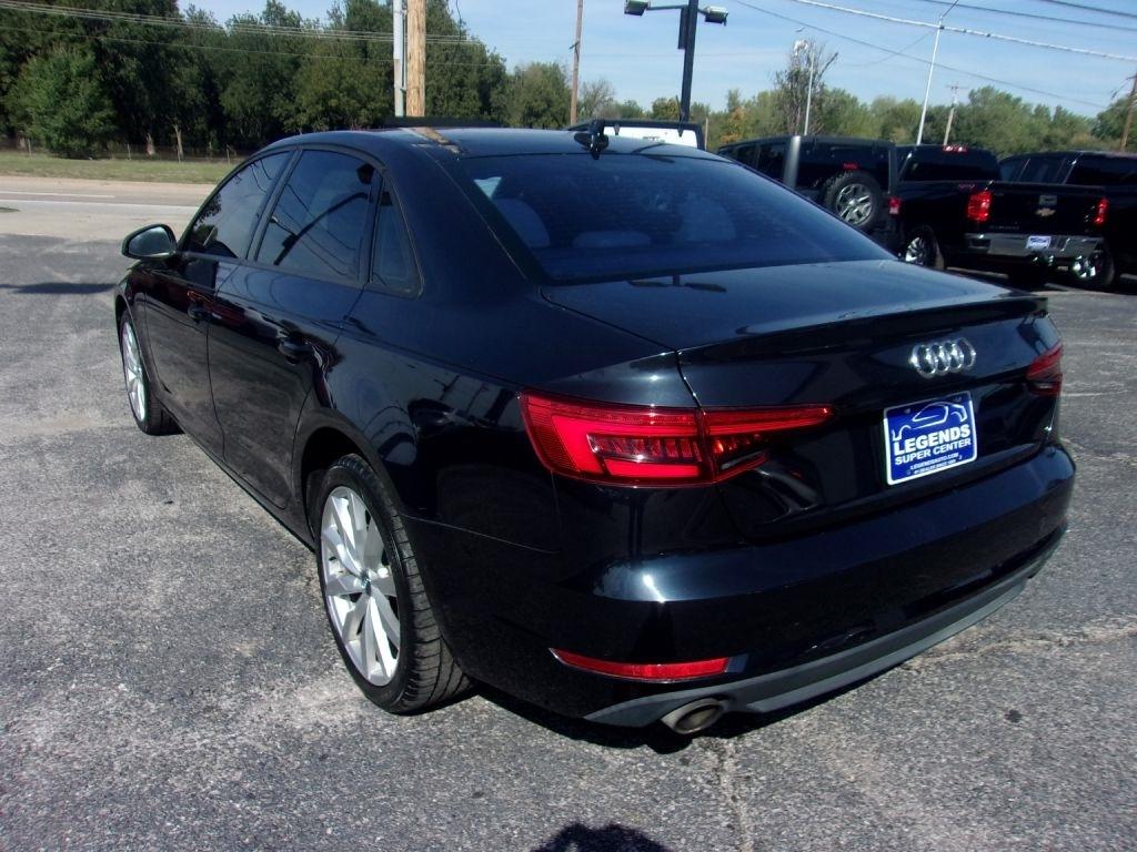 Audi A4 2.0T Premium Sedan 2017