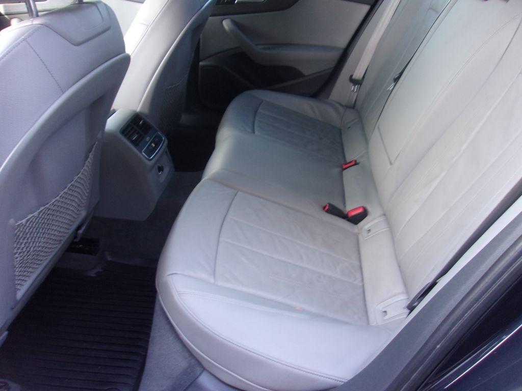Audi A4 2.0T Premium Sedan 2017