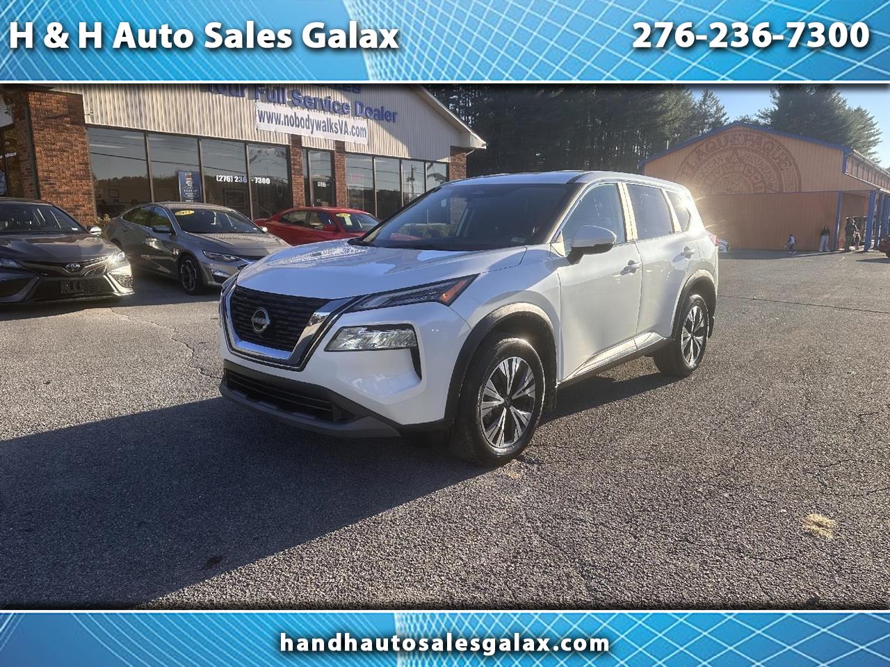 2023 Nissan Rogue SV's photo