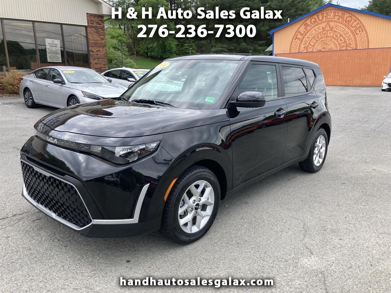 Fusion Black 2024 Kia Soul SUV / Crossover Front-Wheel Drive Continuously Variable Transmission