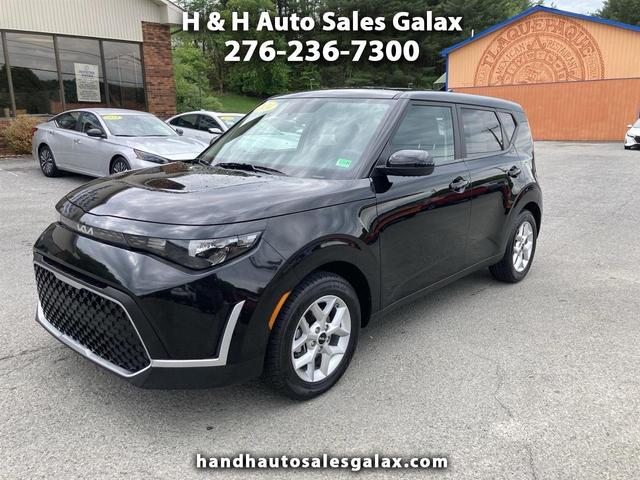 Fusion Black 2024 Kia Soul SUV / Crossover Front-Wheel Drive Continuously Variable Transmission