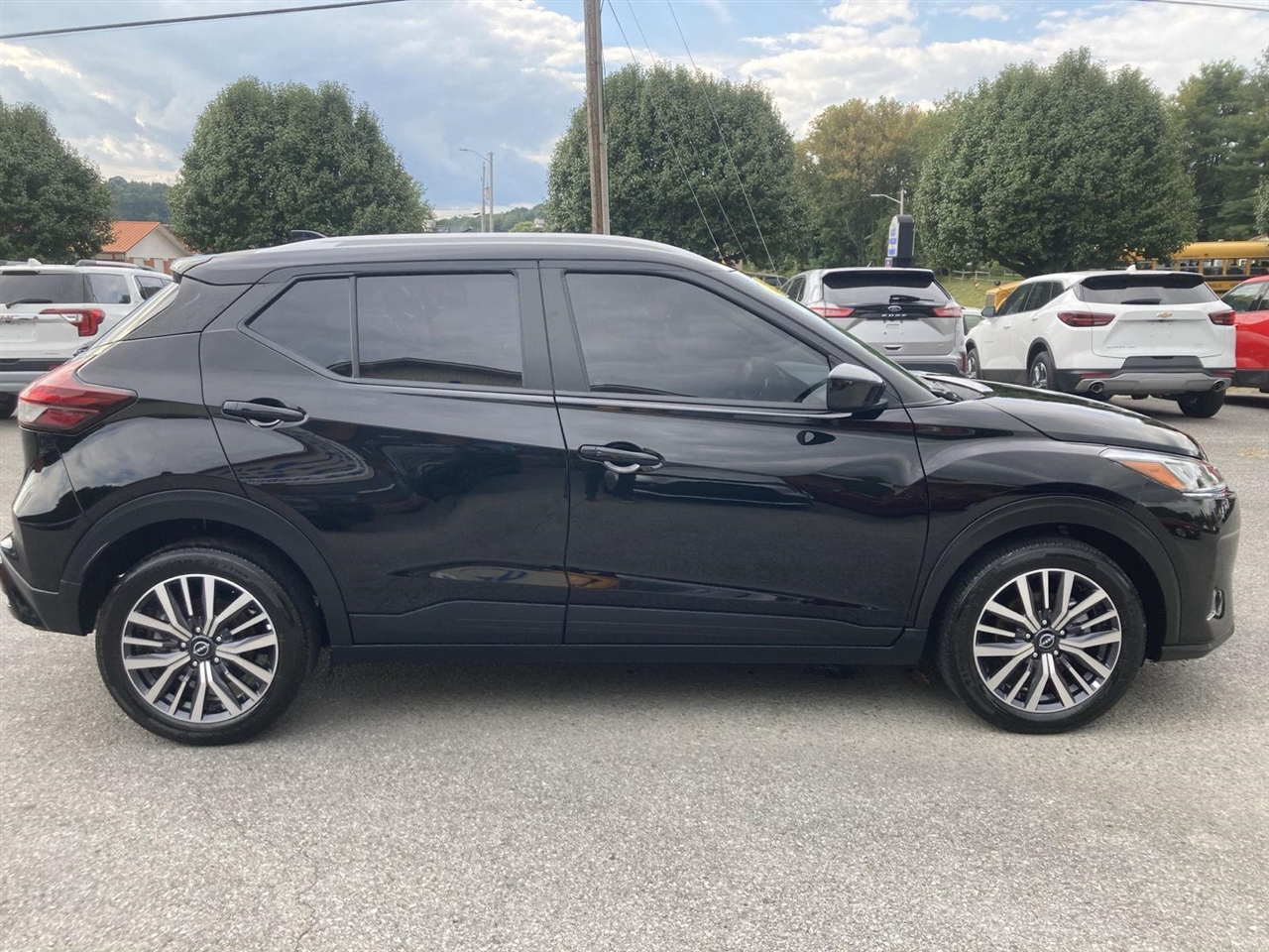 2024 Nissan Kicks SV photo 3