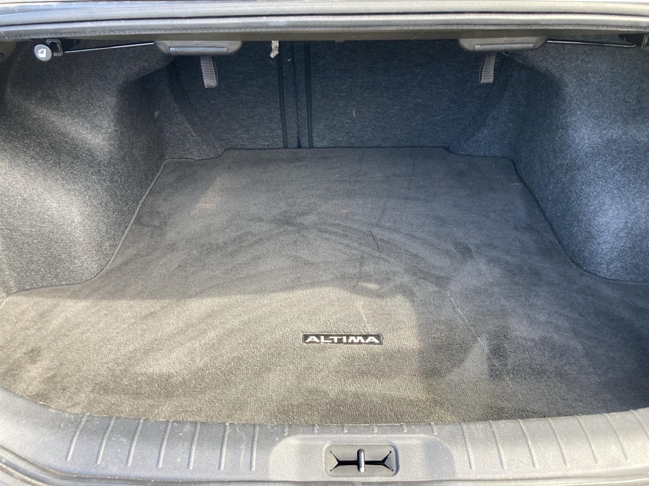 2021 Nissan Altima 2.5 SV photo 13
