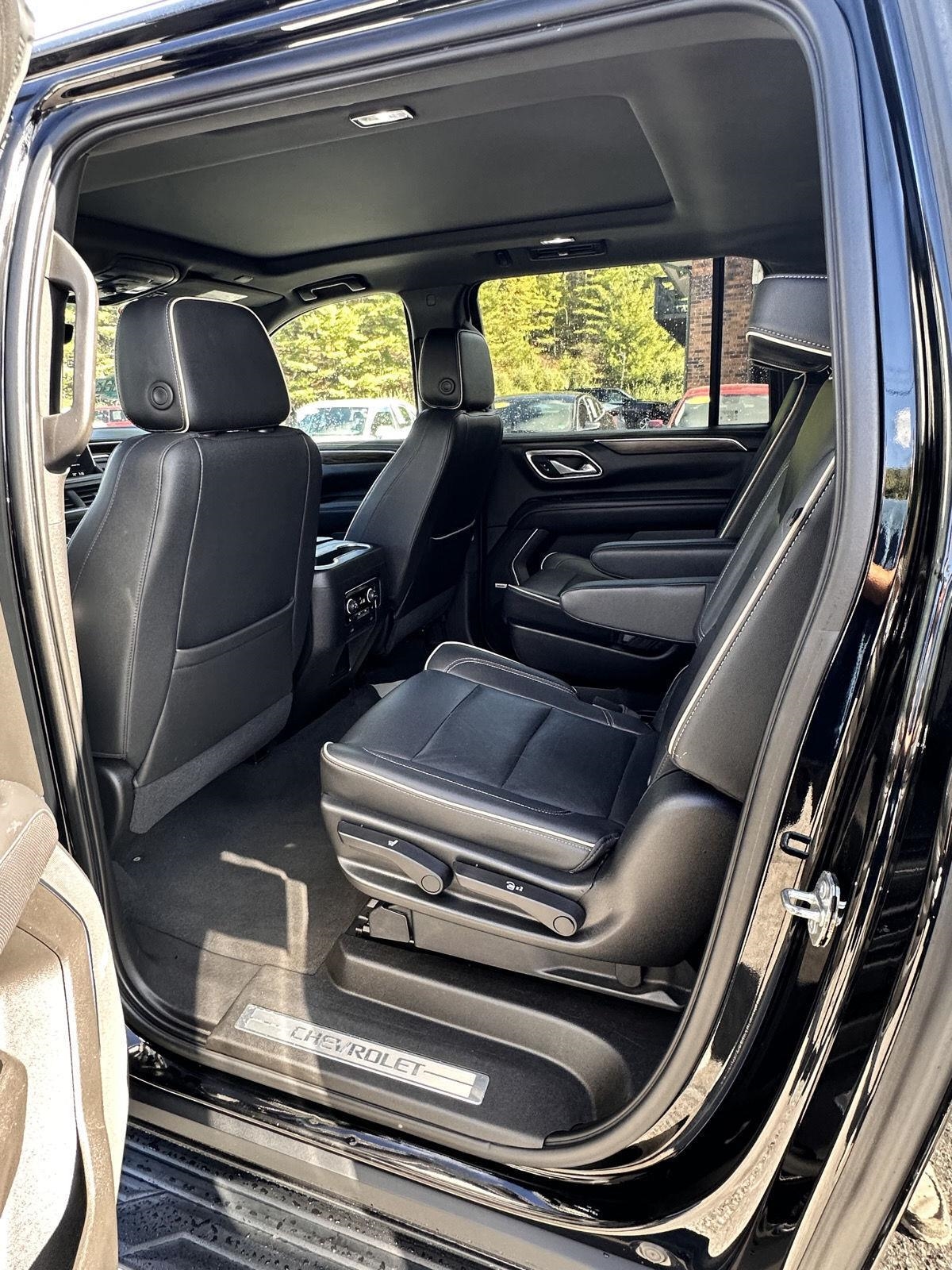 Chevrolet Suburban 2WD 4dr Premier 2021