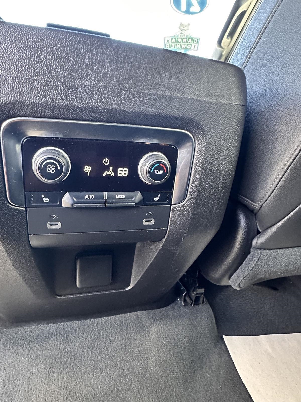 Chevrolet Suburban 2WD 4dr Premier 2021