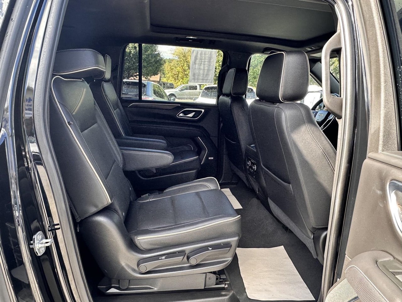 Chevrolet Suburban 2WD 4dr Premier 2021