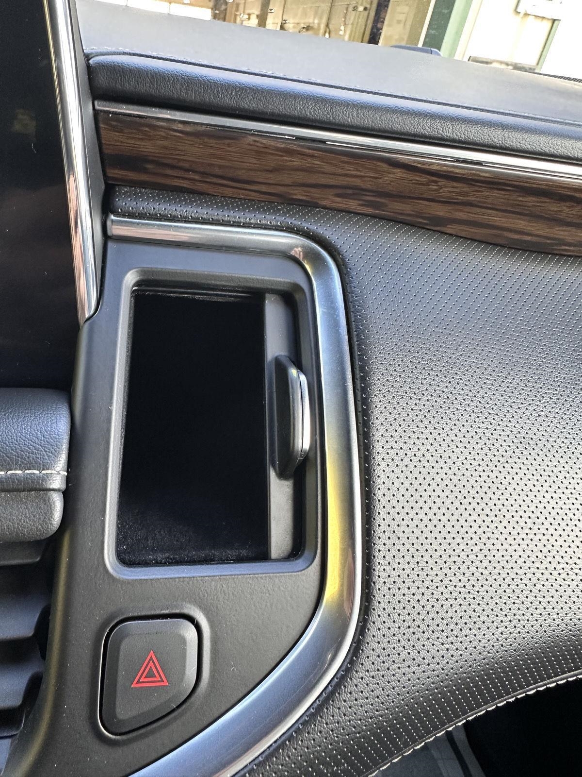 Chevrolet Suburban 2WD 4dr Premier 2021