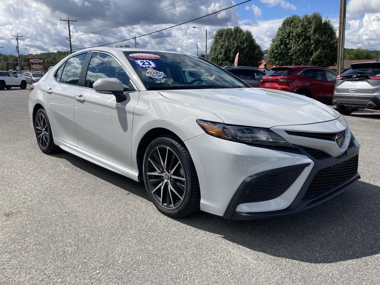 2023 Toyota Camry SE photo 3