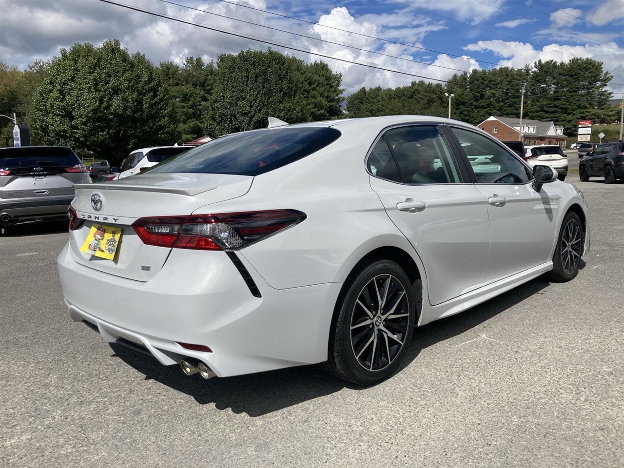 2023 Toyota Camry SE photo 5