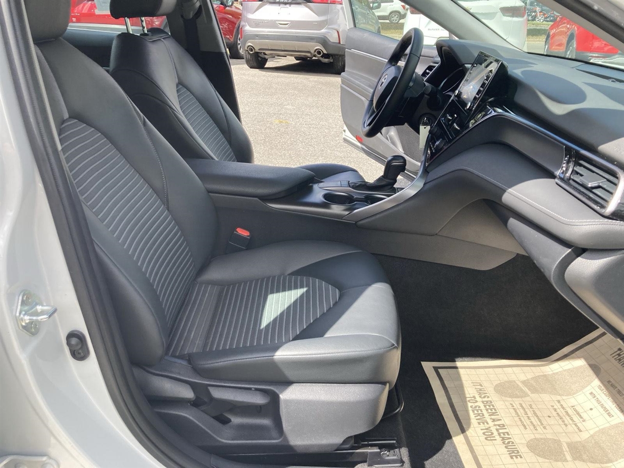 2023 Toyota Camry SE photo 11
