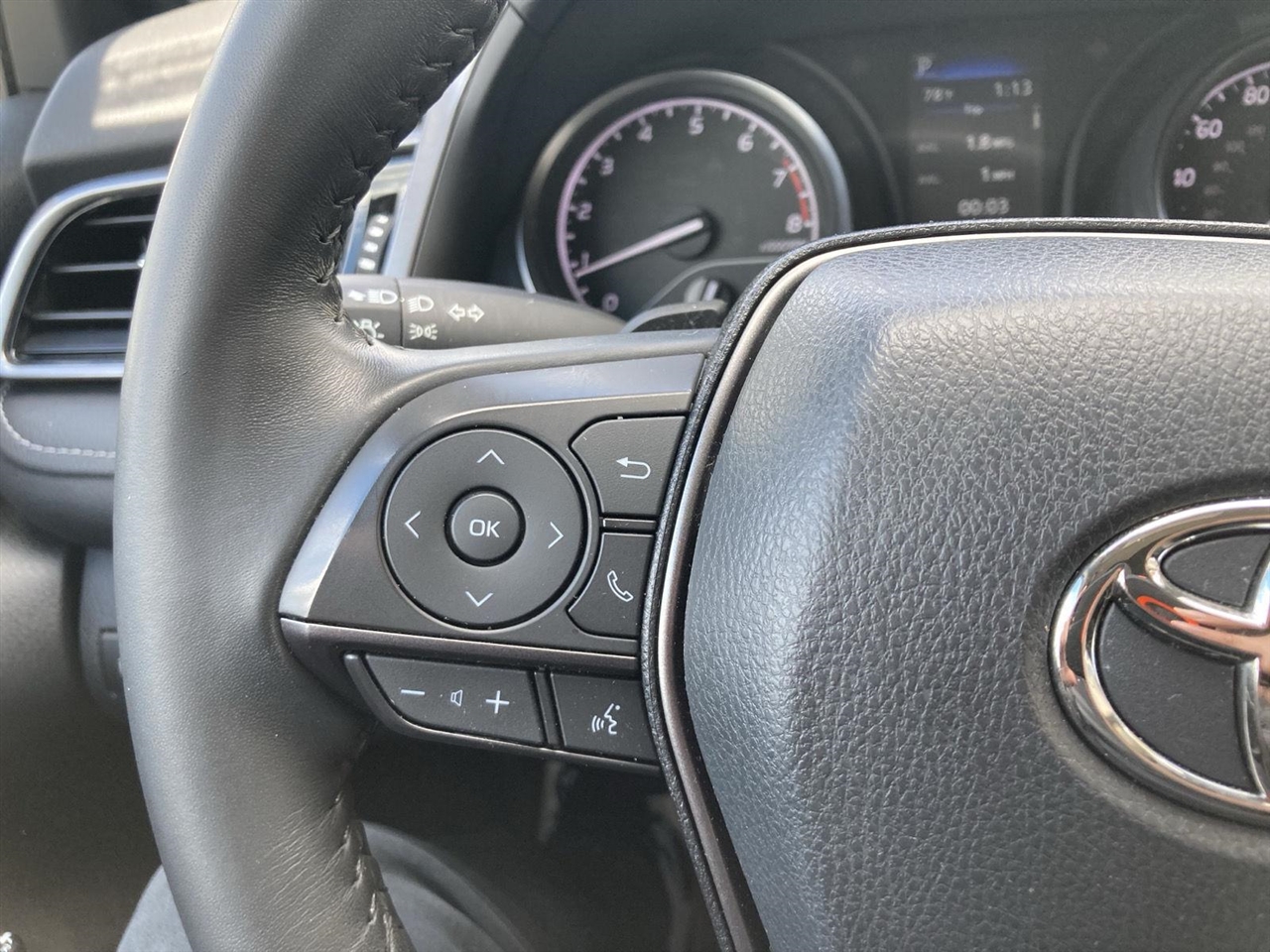 2023 Toyota Camry SE photo 16