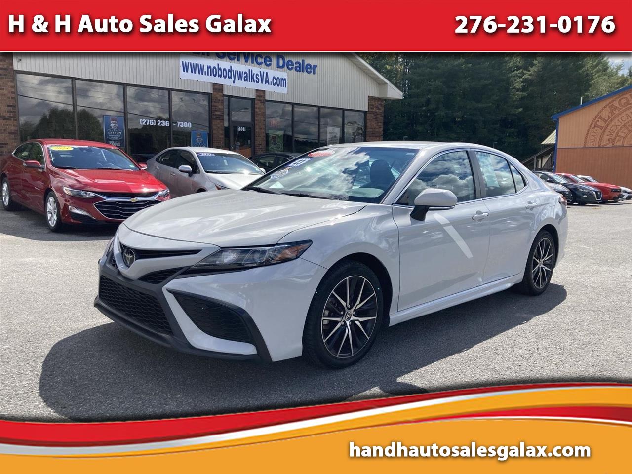 Toyota Camry Hybrid SE Nightshade CVT (Natl) 2023