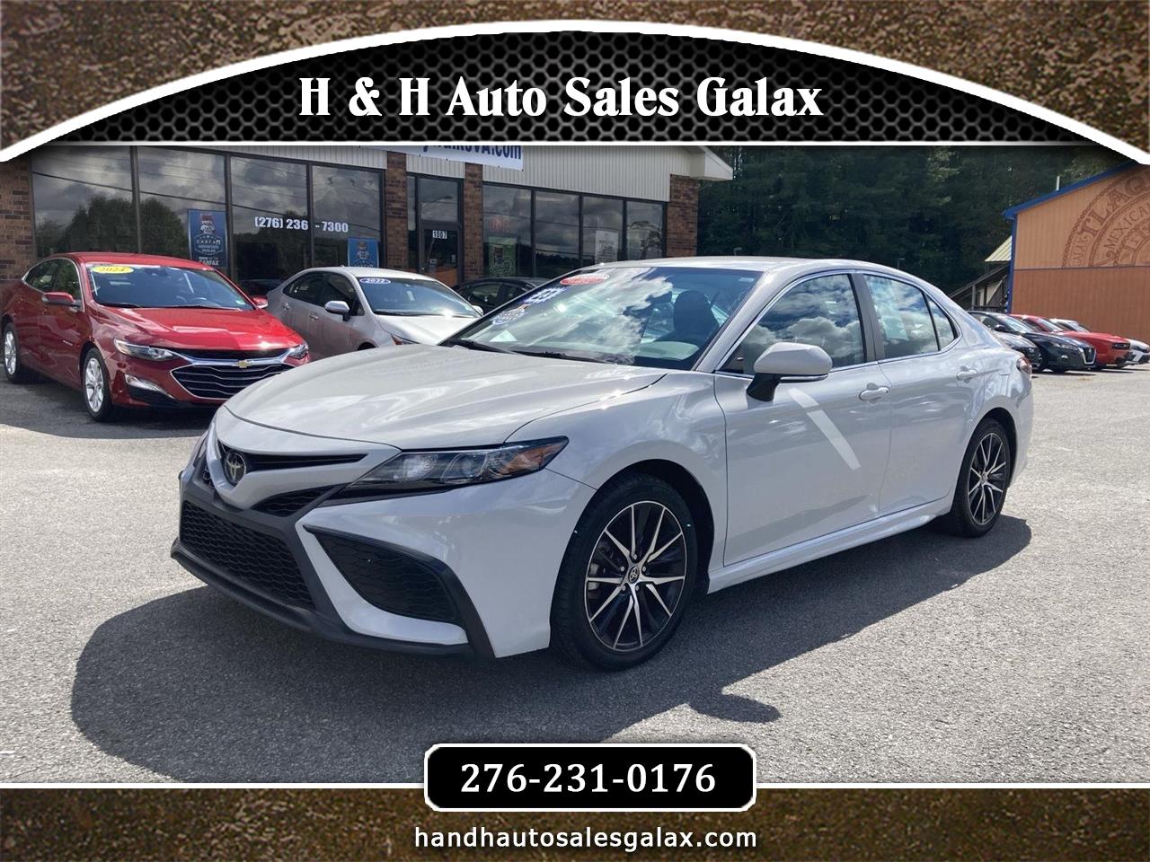 Toyota Camry Hybrid SE Nightshade CVT (Natl) 2023