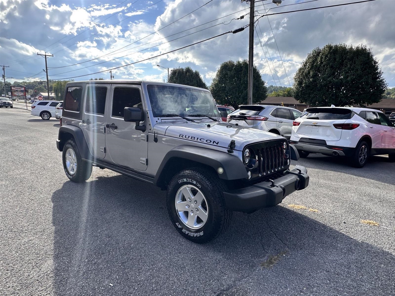2015 Jeep Wrangler Unlimited Rubicon photo 2