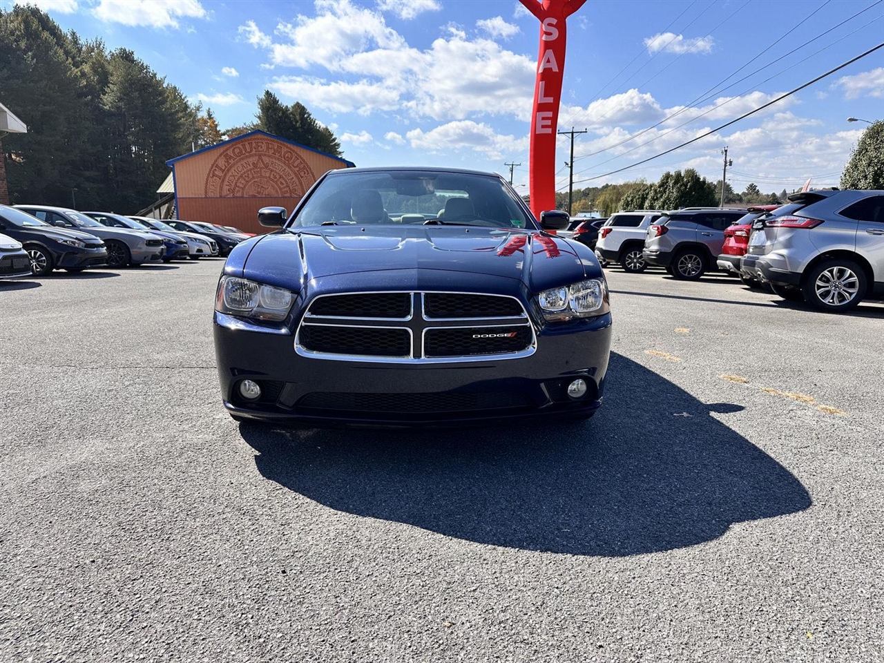 Dodge Charger 4dr Sdn SXT RWD 2013