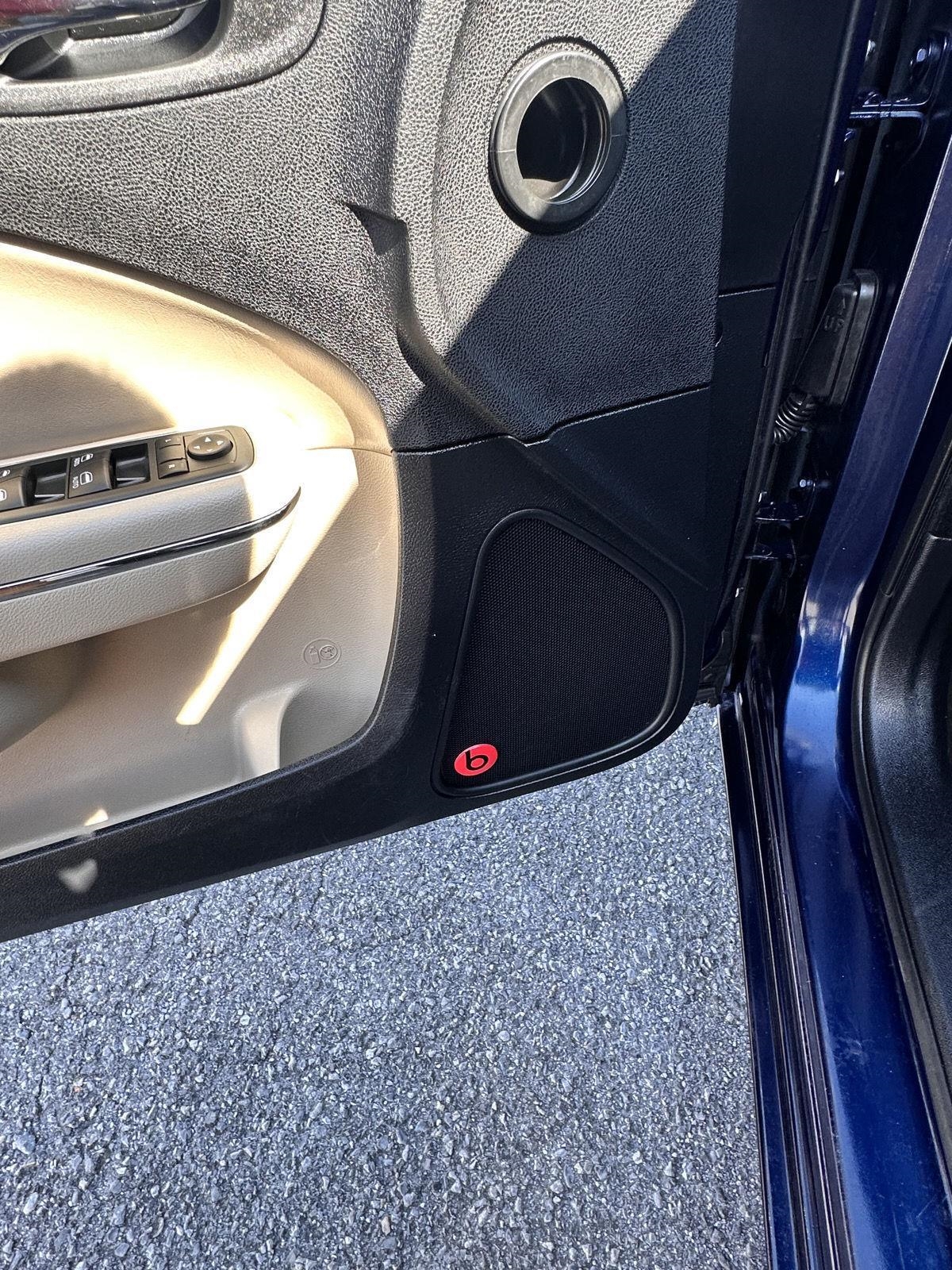 Dodge Charger 4dr Sdn SXT RWD 2013