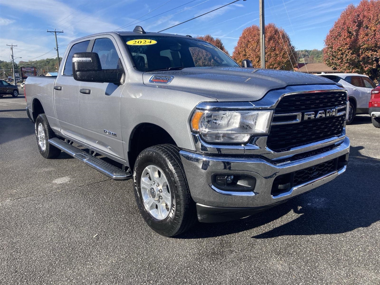 RAM 2500 Big Horn 4x4 Crew Cab 6'4" Box 2024