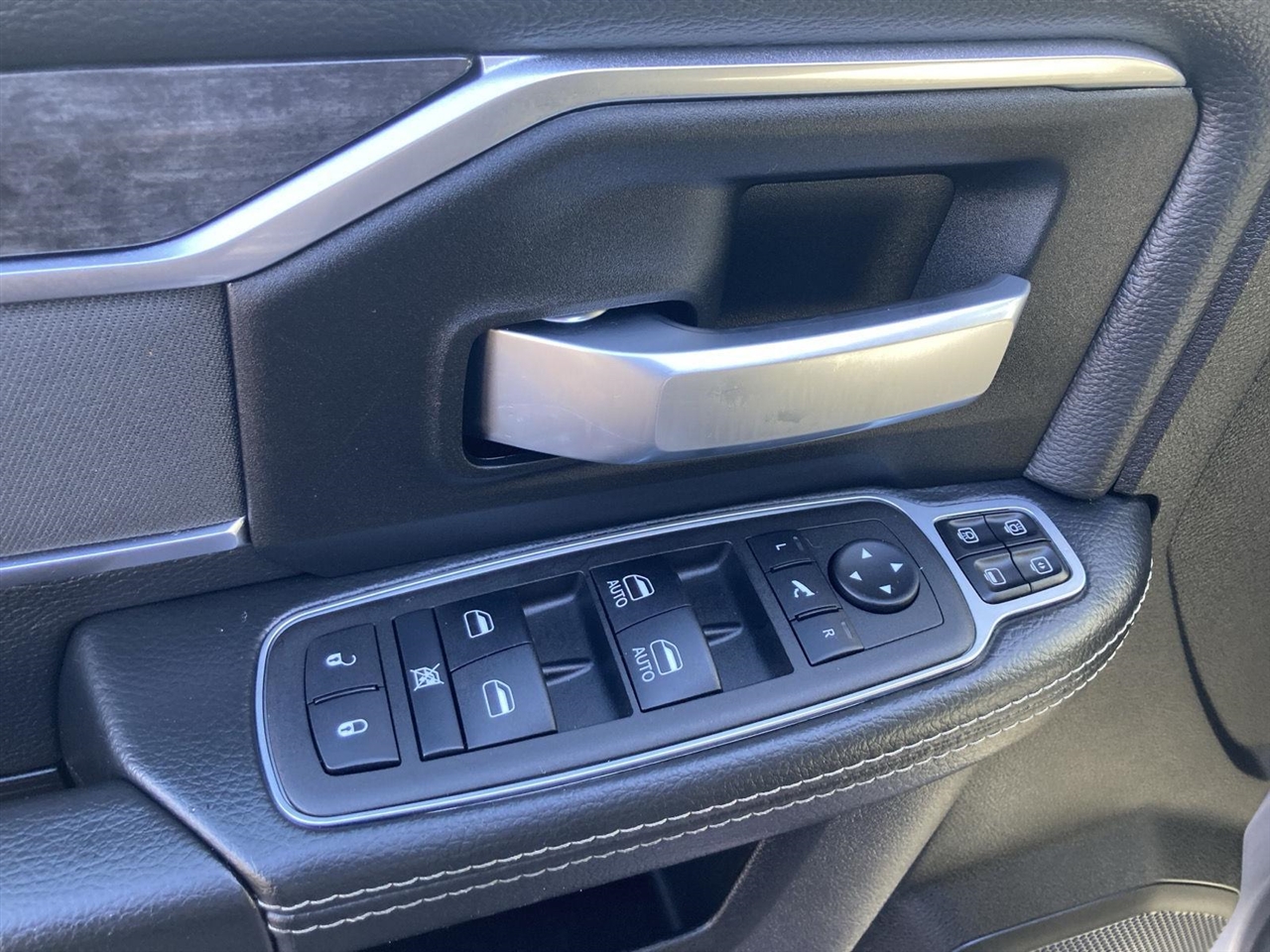 RAM 2500 Big Horn 4x4 Crew Cab 6'4" Box 2024